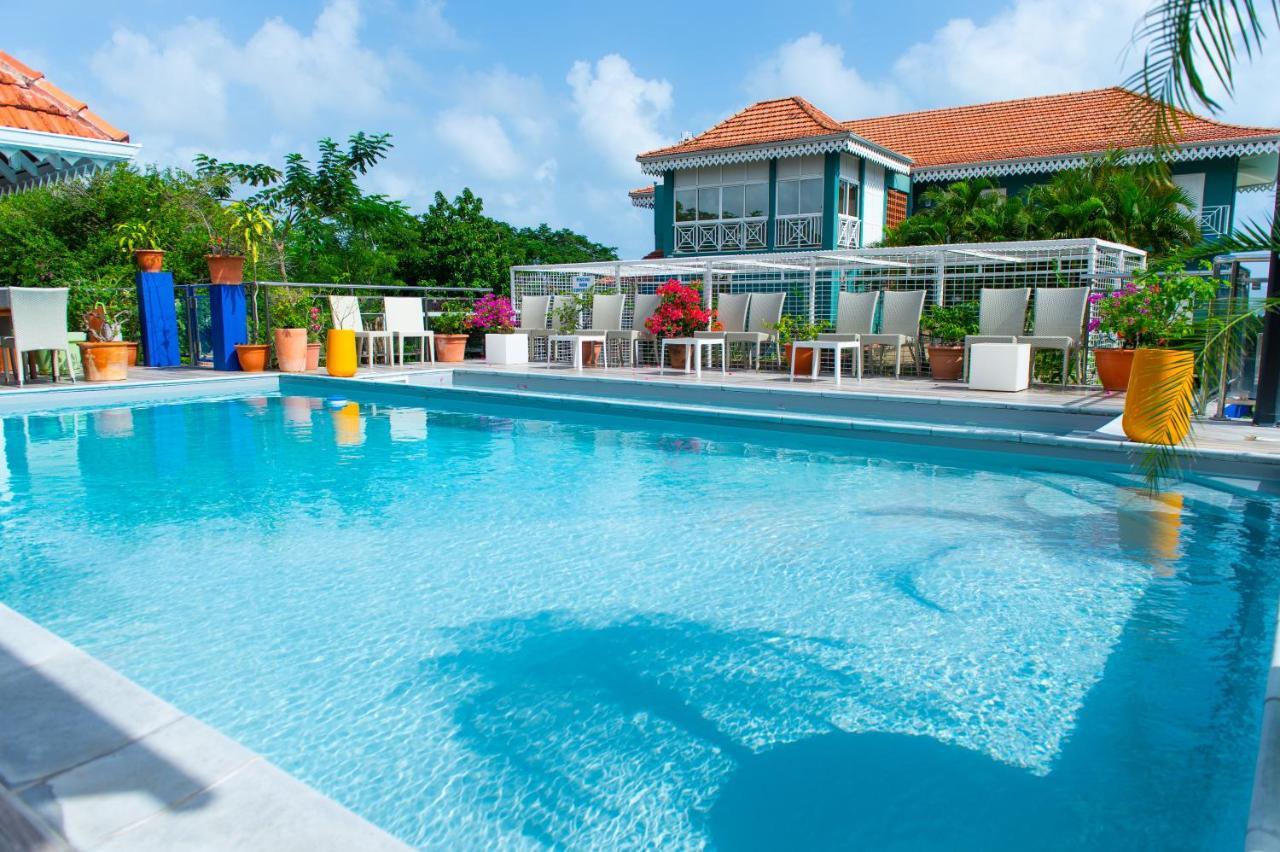 Hotel Fregate Bleue Le Francois Bagian luar foto