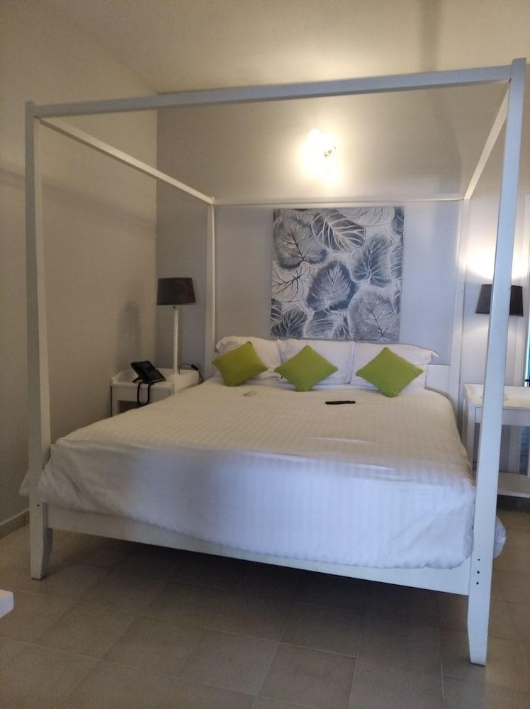Hotel Fregate Bleue Le Francois Bagian luar foto