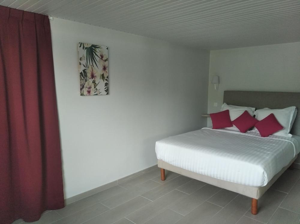 Hotel Fregate Bleue Le Francois Bagian luar foto