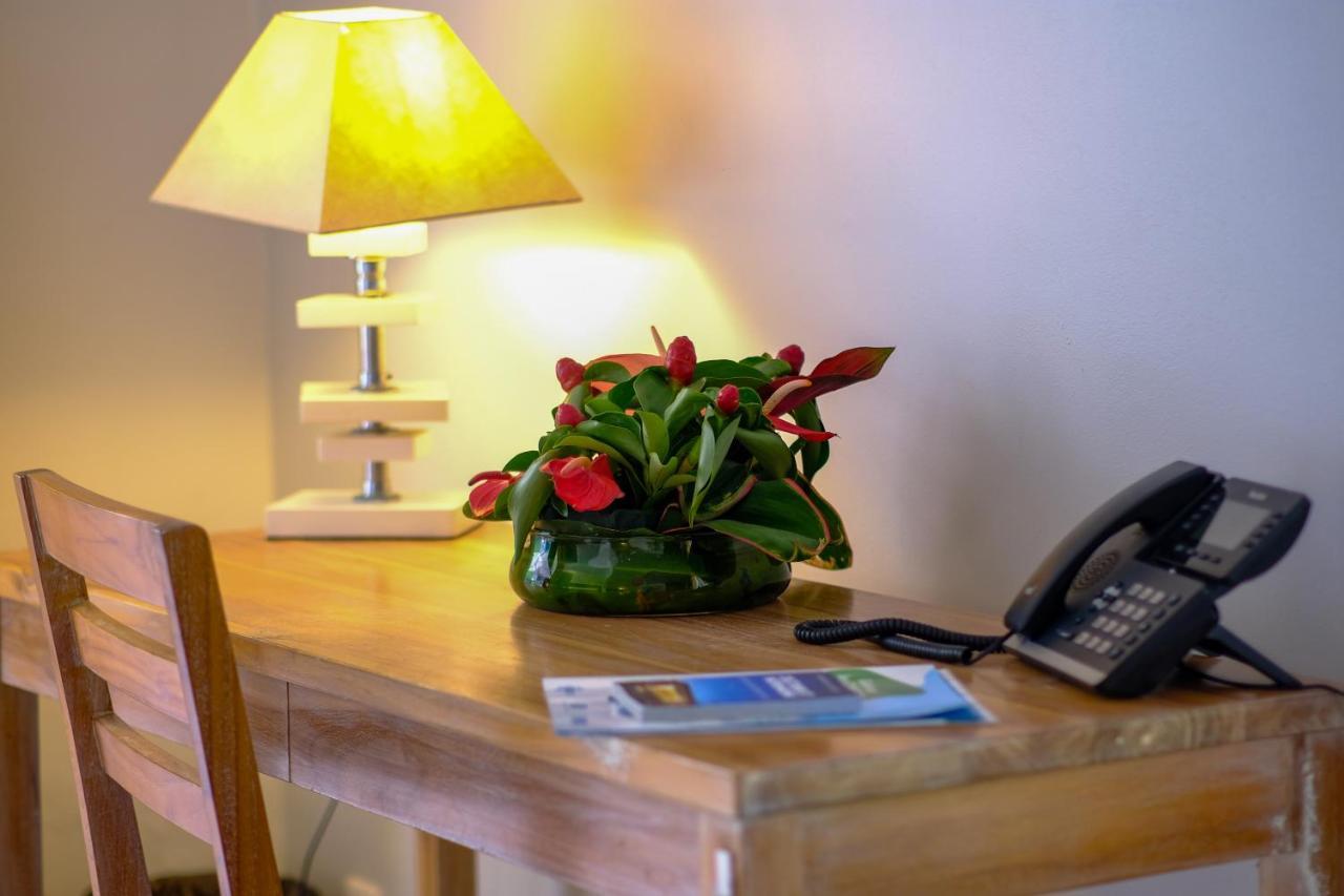 Hotel Fregate Bleue Le Francois Bagian luar foto