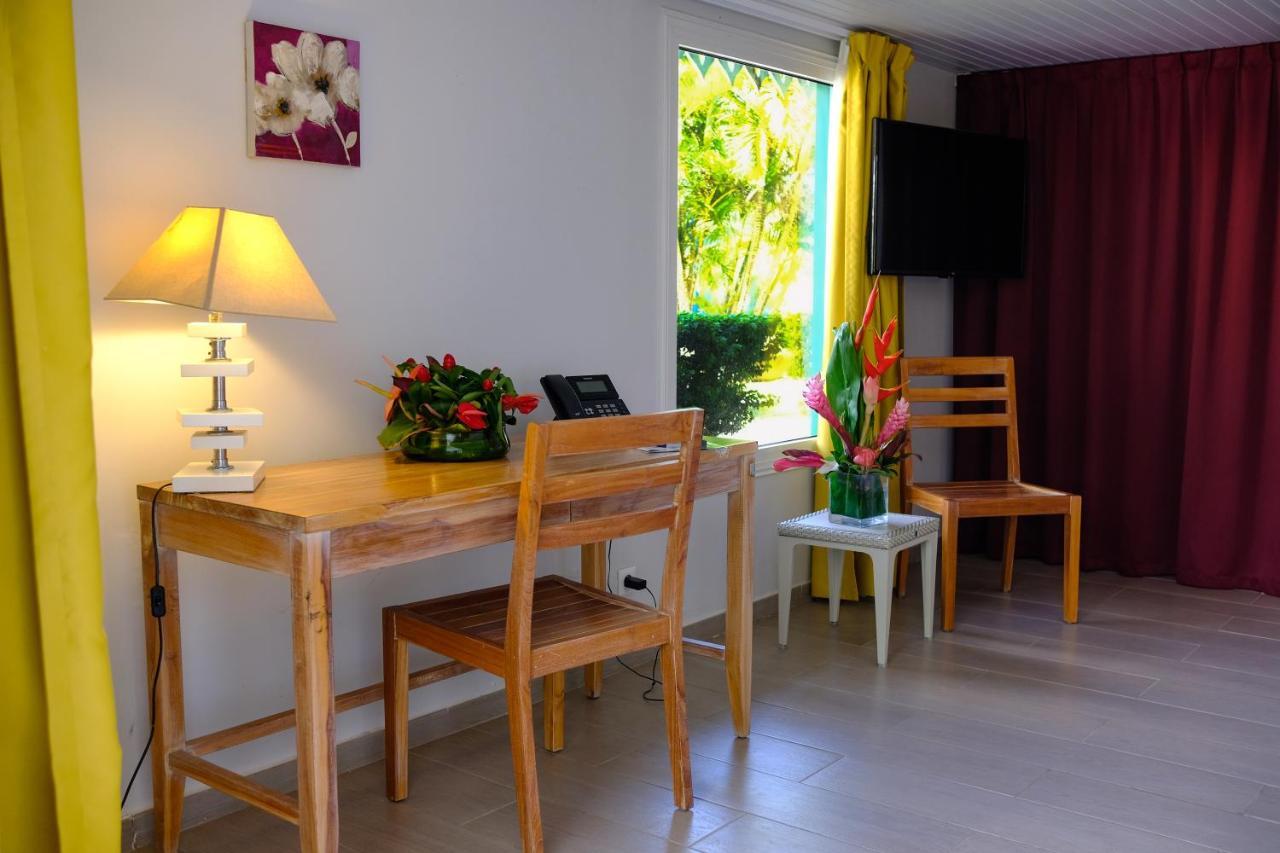 Hotel Fregate Bleue Le Francois Bagian luar foto